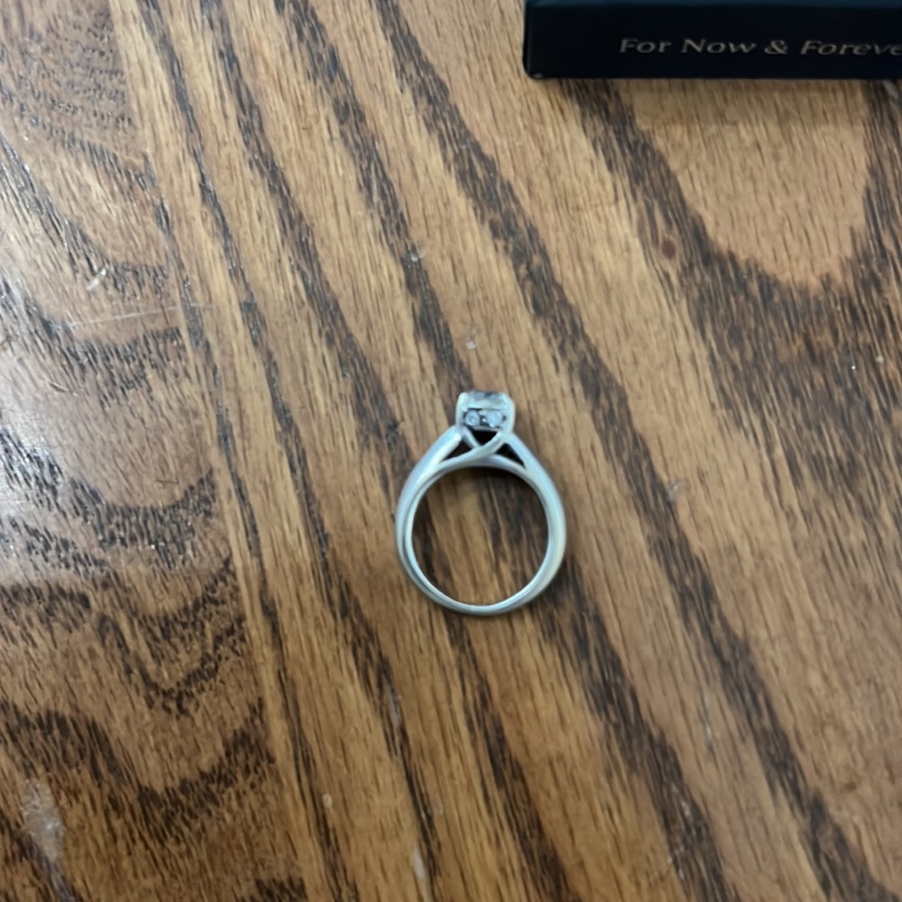 Diamond Engagement Ring - Picture 3 of 9